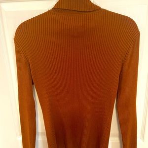 Chico Size 2 Large Burnt Orange and Red.